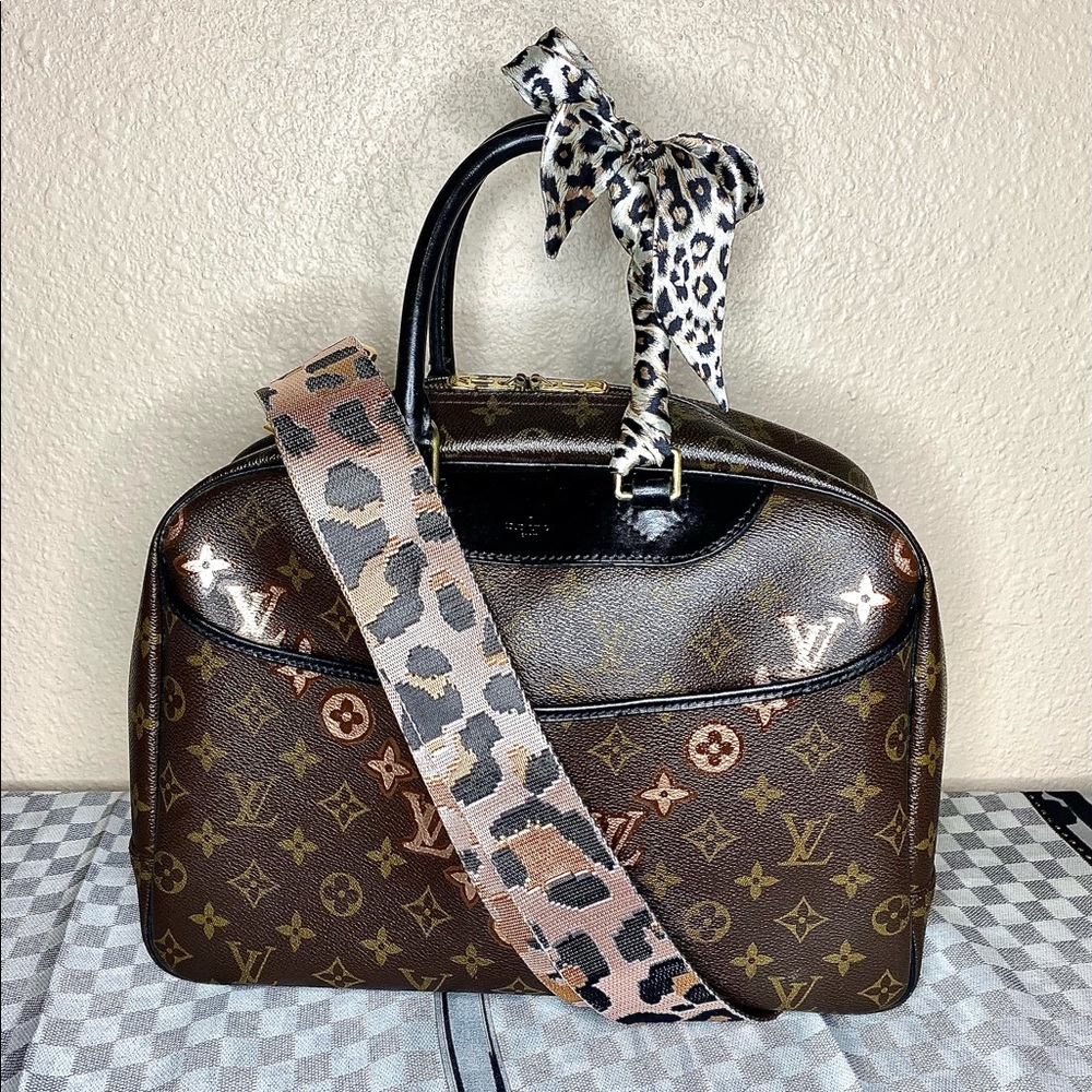 **SOLD**Authentic LOUIS VUITTON monogram Deauville